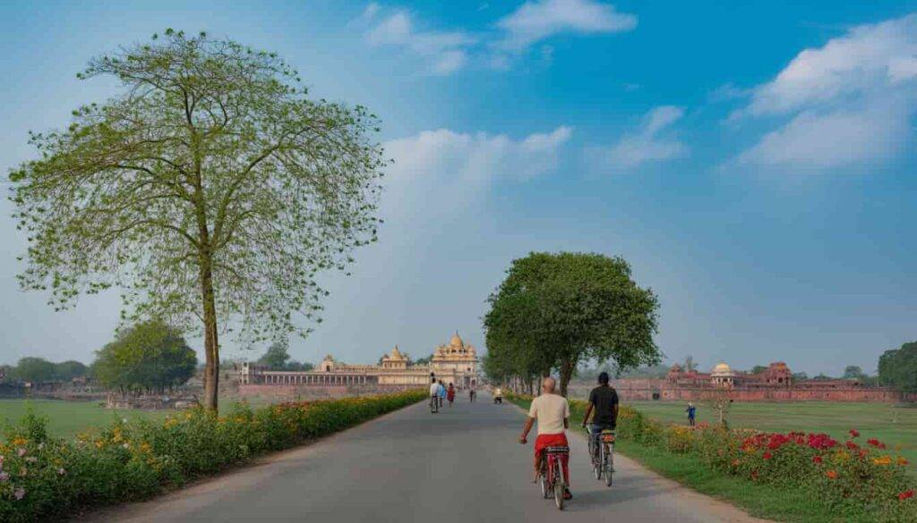 alt="how to reach Vrindavan from Mumbai"